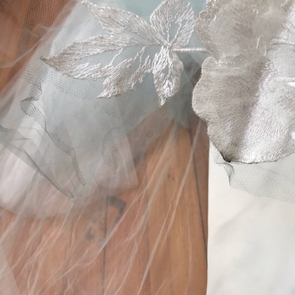 FLORAVERE WEDDING DRESS - Picture 7 of 13